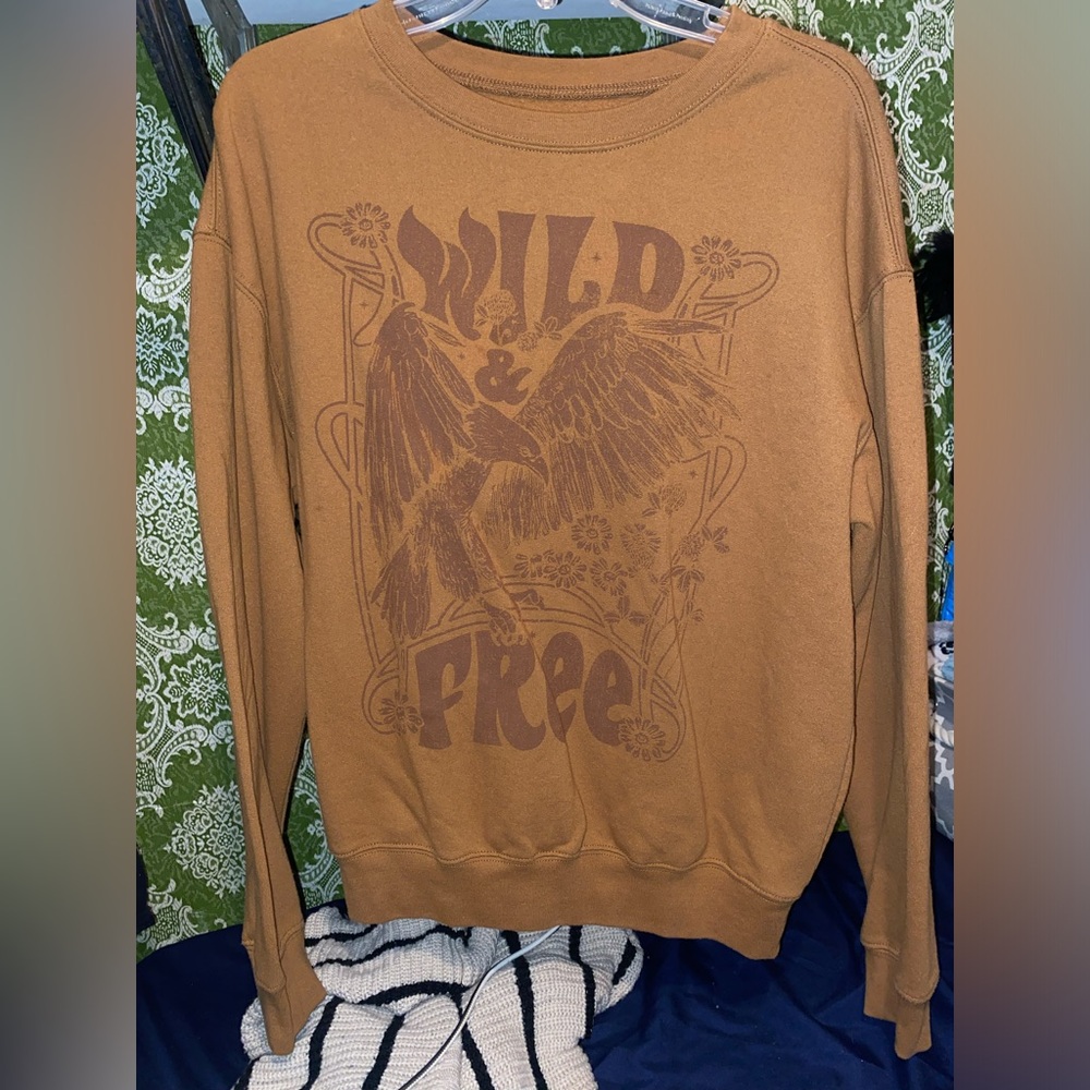 Wild and Free crew neck!🧡